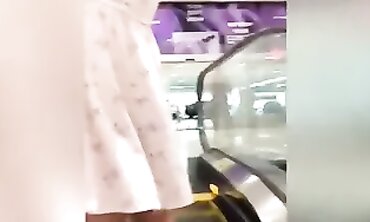 Riley Reid Takes Random BBCs And Deep Throats At The Mall