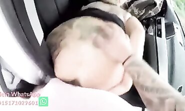TAT WEIB TUT BLASEN IM AUTO - EXTREMS GEIL