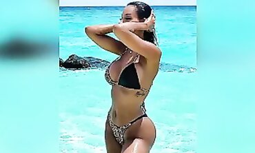 Fanny Neguesha Shows Off Her Big Ass and Tits in Bikini
