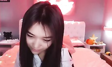 Love Enjoys a Webcam Session
