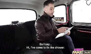 Sofia Lee Gets Her Big Ass Banged in a Taxi