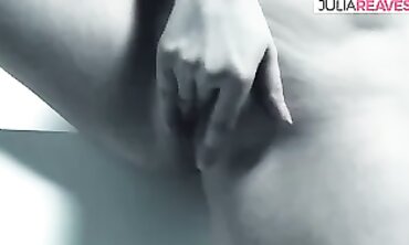 Mal: Natürliche Titten und Nymphomanin im Hardcore Sex