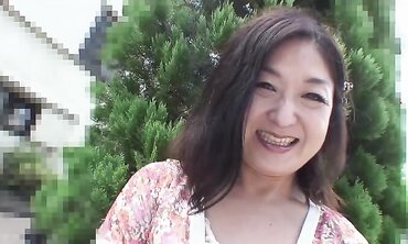 Sexy Chinese brown-haired Chiyo Yamabe opens up her wooly slingshot in front of BOYFRIEND