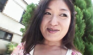 Sexy Chinese brown-haired Chiyo Yamabe opens up her wooly slingshot in front of BOYFRIEND