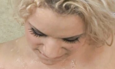 Mia Bangg Luvs Being A Doofy Fuckbox