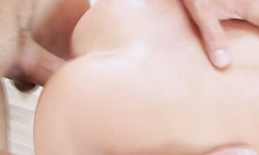 Inexperienced Street Fuckslut Alyssa Reece Gets Fuckpole