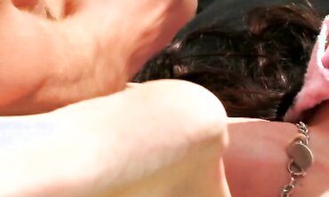 2 Peckers Give Taylor Rain A Dual Facial Cumshot