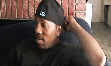 Suga Chocolate-Colored Gives Her Pussy For A Blunt