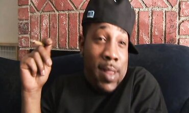 Suga Chocolate-Colored Gives Her Pussy For A Blunt