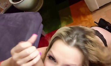 Courtney Cummz Needs A New Flow Of Cum