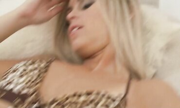 Sabrina Saucy Gets Nailed By Her Blondie Enjoying Beau