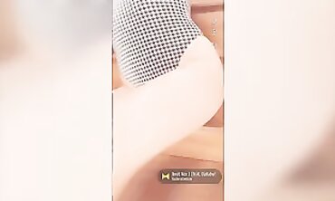 VloG LilyPanties: Ma Slim Chatte en Avril 2021