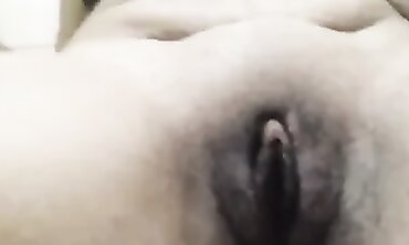 Ultra-Cutie Moroccan Bombshell Webcam Tramp