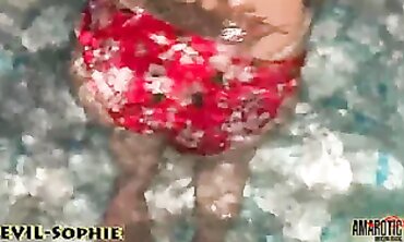 Shani Reid Gets A Midnight Facial Cumshot