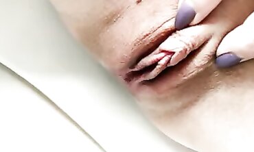 Russian Girls Peeing Close-Up