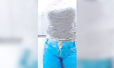 Sexy Mexican Secretary Records Her Big Ass in the Bathroom
