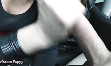 POV Car Blowjob: Queen Poppy Swallows Big Cock