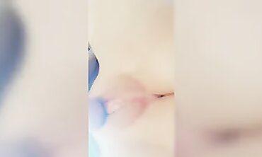 Solo MILF Vibrator Session Leads To Intense Orgasm
