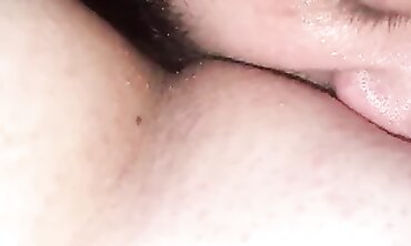 Tattooed BBW Amateur Gets Deep Pussy Licking