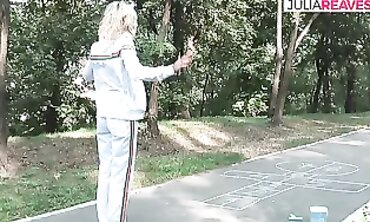 POV Hardcore Blowjob With A Bouncy Gum Chewing MILF
