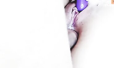 Sophie e Jon: Orgasmo Anal e Squirt em Primeira Pessoa