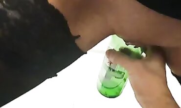 Fuckbox Pong with all Beer in her Vagone and got Climax
