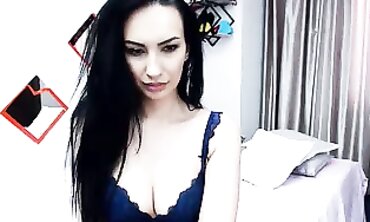 LiliMonroe Live on Webcam