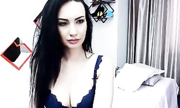 LiliMonroe Live on Webcam