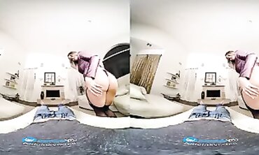 Kayley Gunner: Giant Jugged MILF in High-Def VR