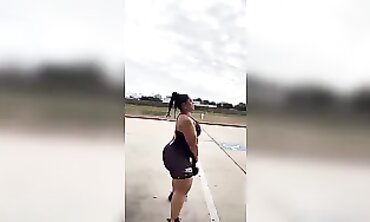 Pinky's BBW Gym Workout in Leggings