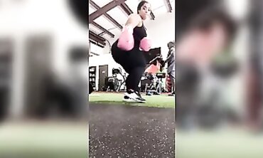 Pinky's BBW Gym Workout in Leggings