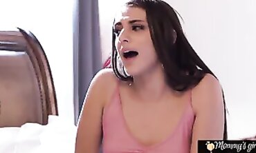 Stepdaughter's Confidence Boosted by Mom's Passionate Pussy Licking