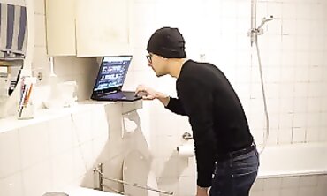 Amateur Babe Gets Hardcore While Alone During Lockdown