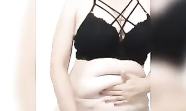 Sexy Venezuelan MILF Masturbates With A Toy
