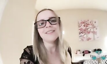 Giantess Amazon Codi Vore in Lingerie