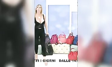 Manuela: Milf Bionda con Grandi Tette