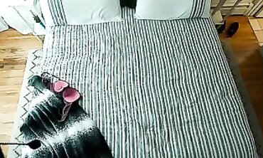 Smashing Queen MILF Beauty Takes a Rough Blowjob