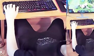 Joy Deepthroats Her Boyfriend While He Plays Dota 2