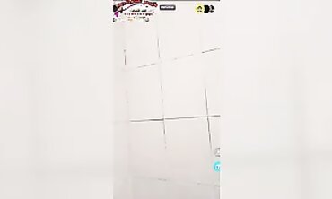 Neswangy: Busty MILF With A Thick Ass