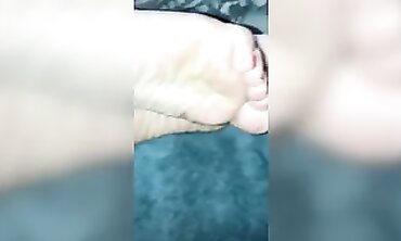 Jism on toes
