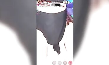 Neswangy: Voluptuous MILF with Big Tits and Ass
