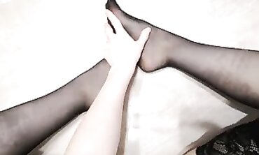 Russian Milf Omega_89 Squirts Golden Waterfall in Pantyhose