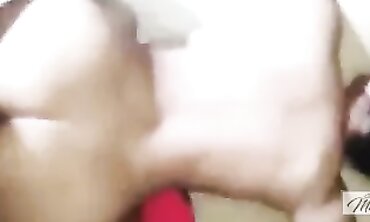 Awek Muda Nikmati Sex Dari Belakang Dalam Diam