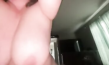 Bettie's XXL Juggling Knocker Compilation