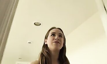 Jackie Takes a Blowjob and Cumshot in HD