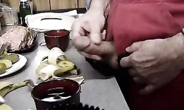 Heiße Kolben: Utter German Gauze