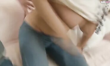 Asiatische Studentin Mal in Hardcore Blowjob Session