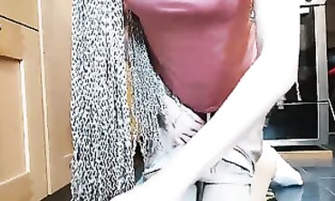 Russian Cougar Squirting Orgasm