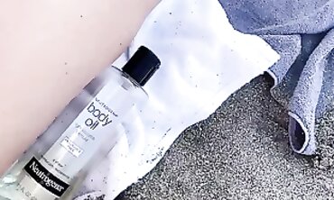 Busty MILF Gets Creampie at Bare Beach