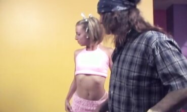 Jenna James Takes It Up Her Trashy Booty